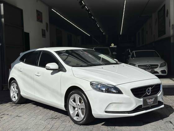 VOLVO V40 2.0 T4 KINETIC GASOLINA 4P AUTOMÁTICO